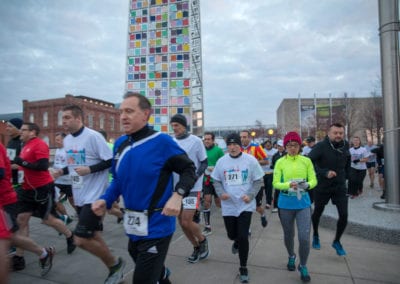 people running in the 2018 American Coatings Show Fun Run.