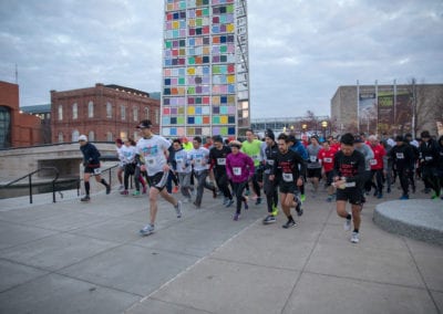 people running in the 2018 American Coatings Show Fun Run.